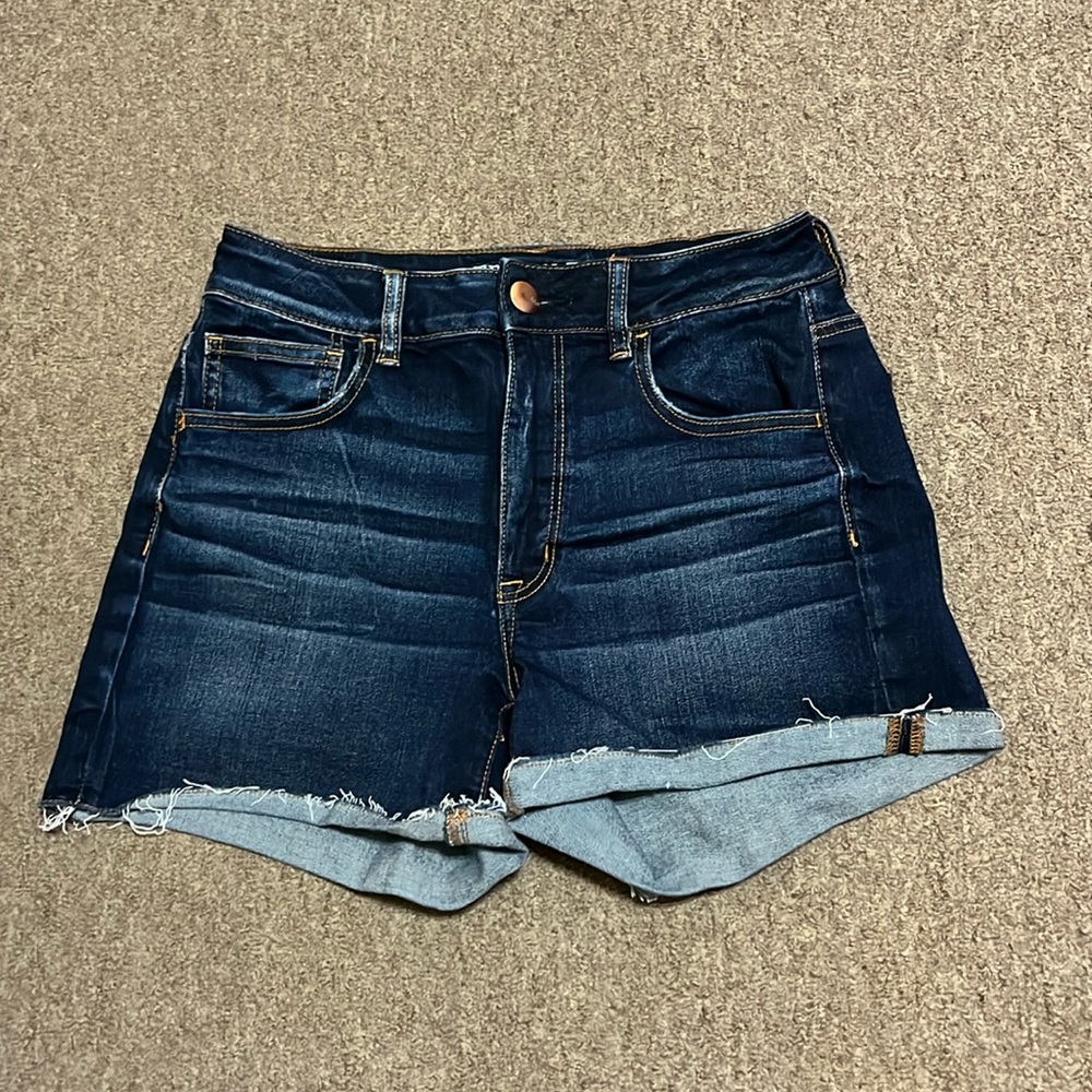 American Eagle  Outfitters hi-rise shortie. 💕